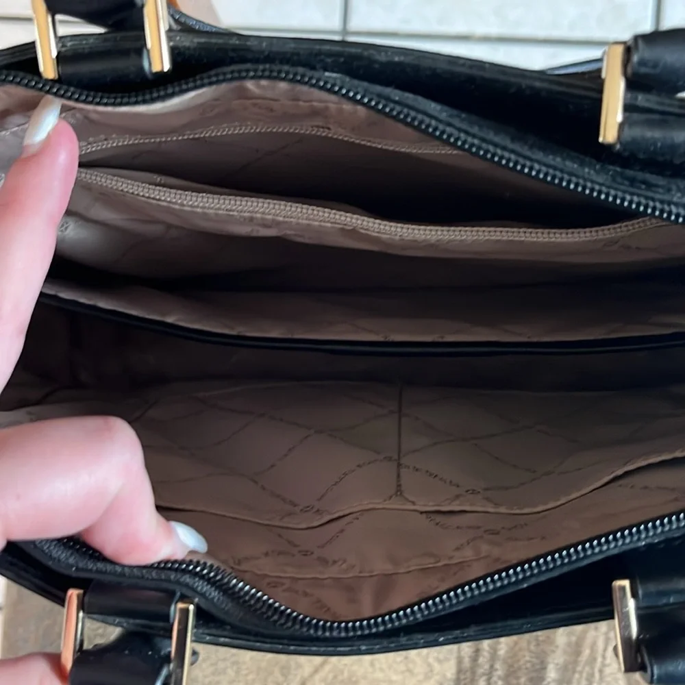 Michael Kors bag - Picture 7 of 12